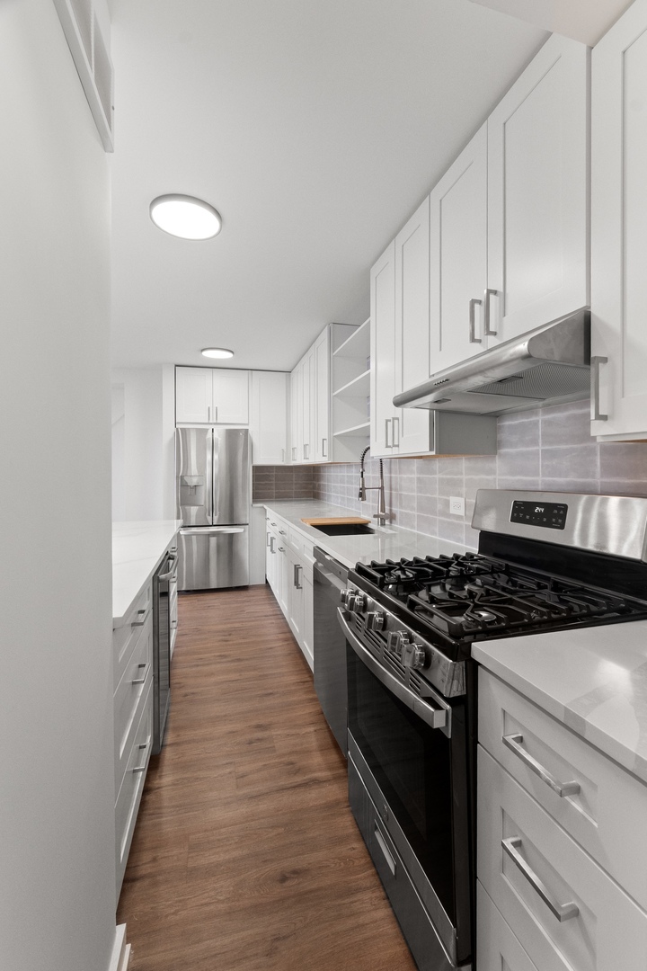 3950 N Lake Shore Drive Unit: 1617C