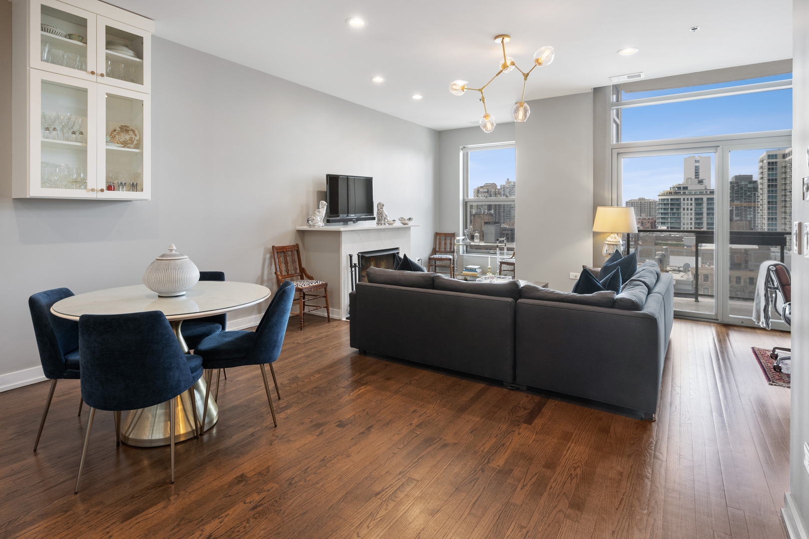 150 W Superior Street Unit: 1106