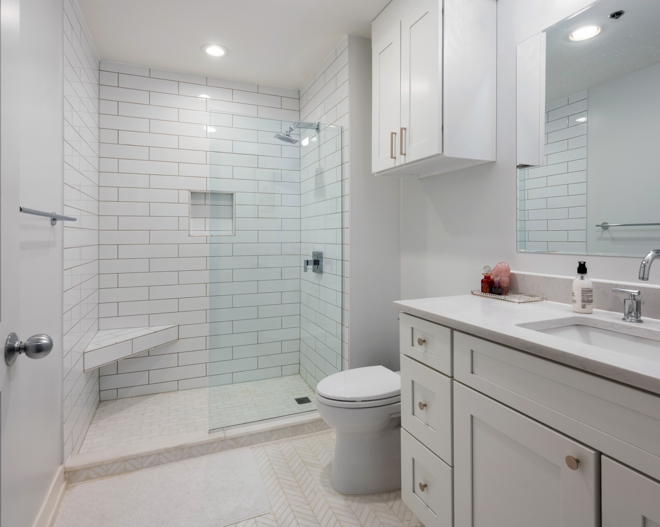 150 W Superior Street Unit: 1106