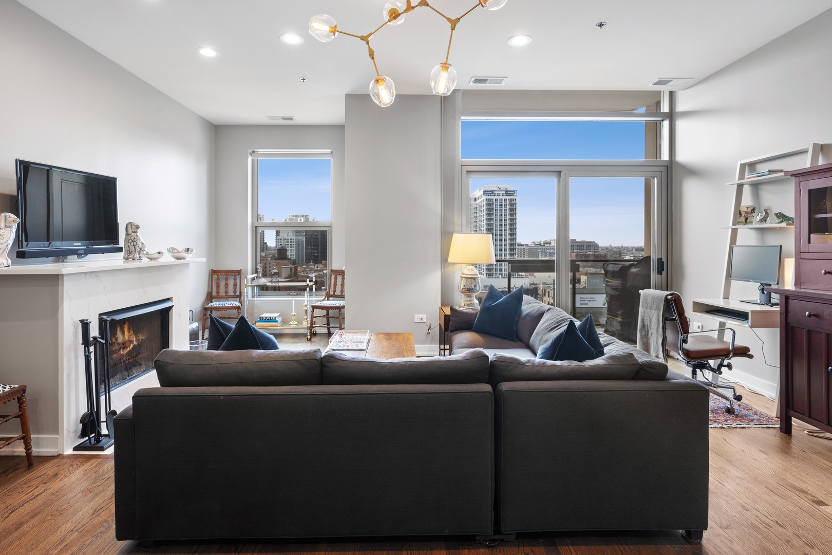 150 W Superior Street Unit: 1106