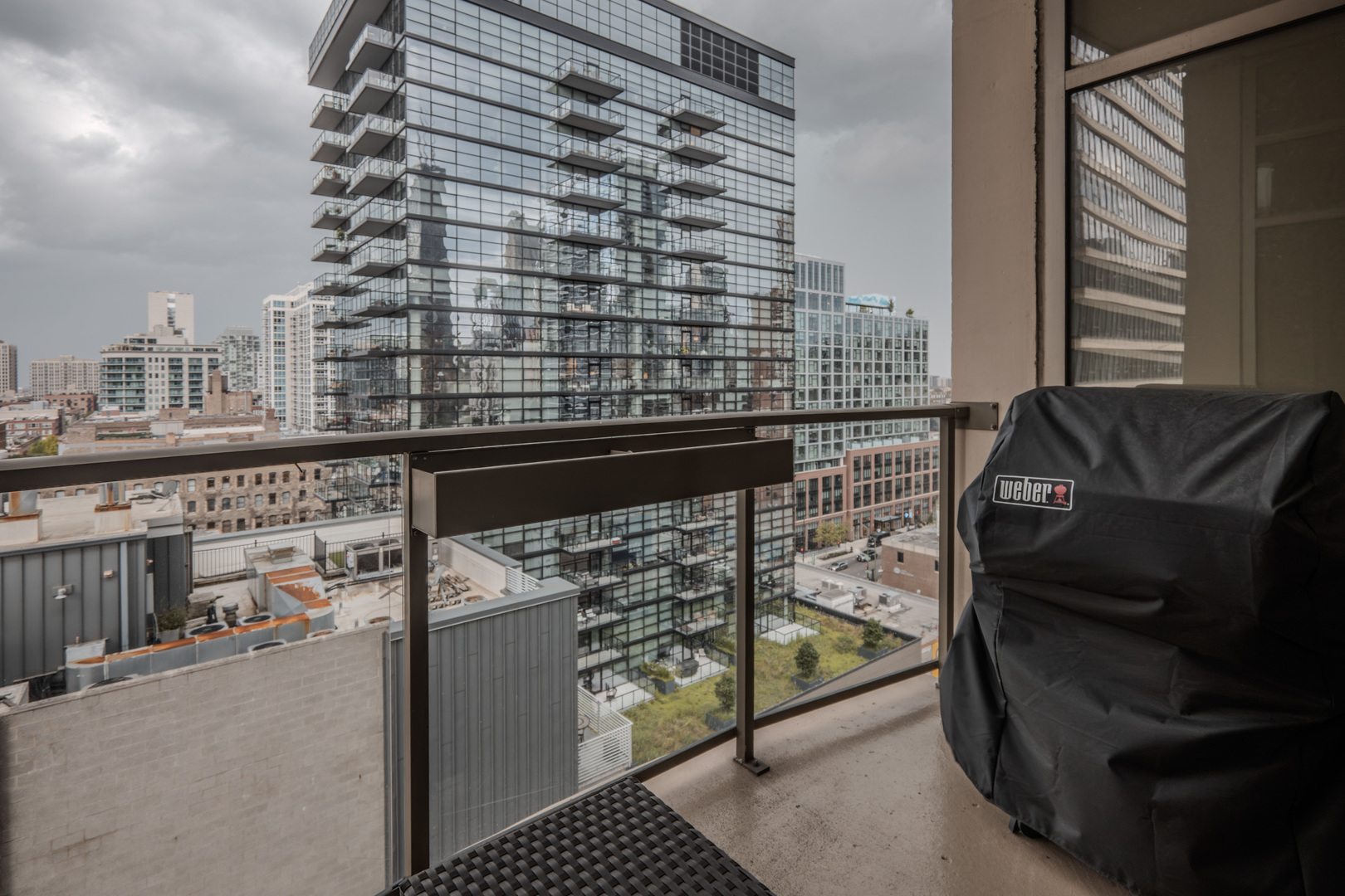 150 W Superior Street Unit: 1106