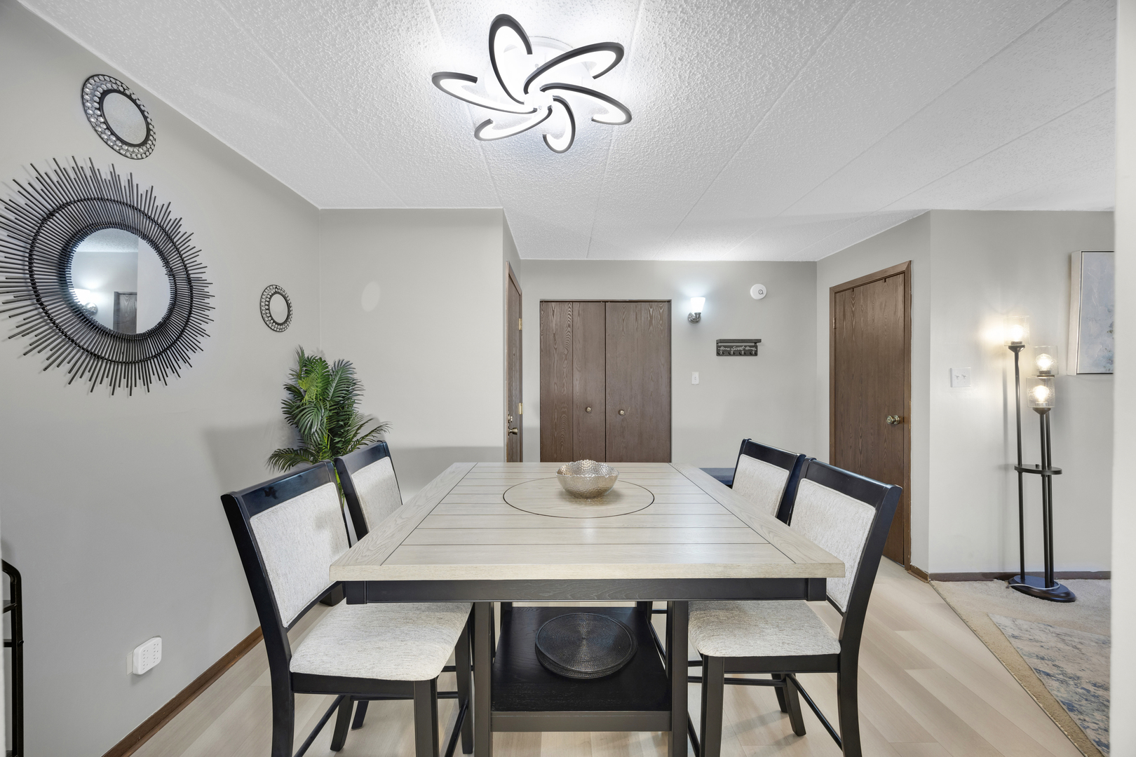 13645 Lamon Avenue Unit: A06