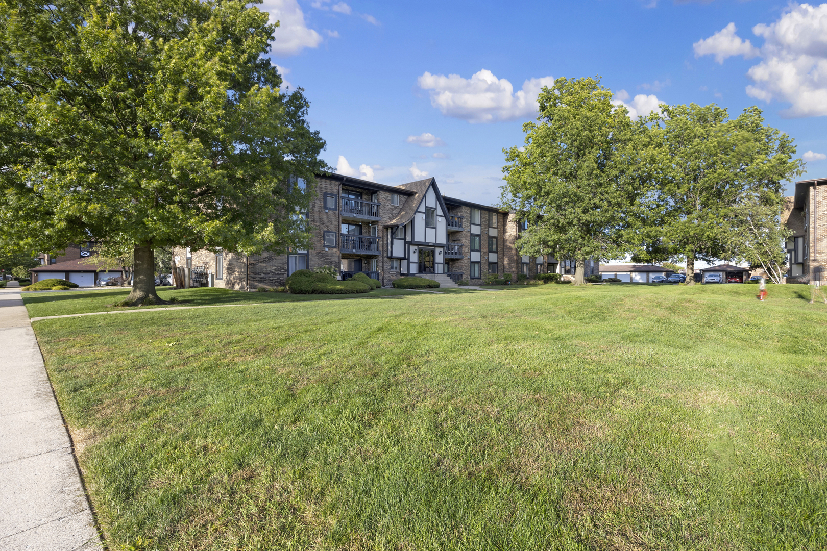 13645 Lamon Avenue Unit: A06