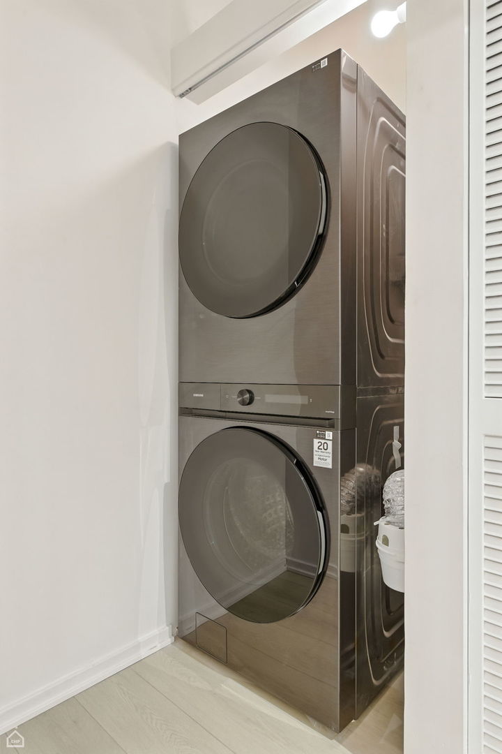 1000 E 53rd Street Unit: 208