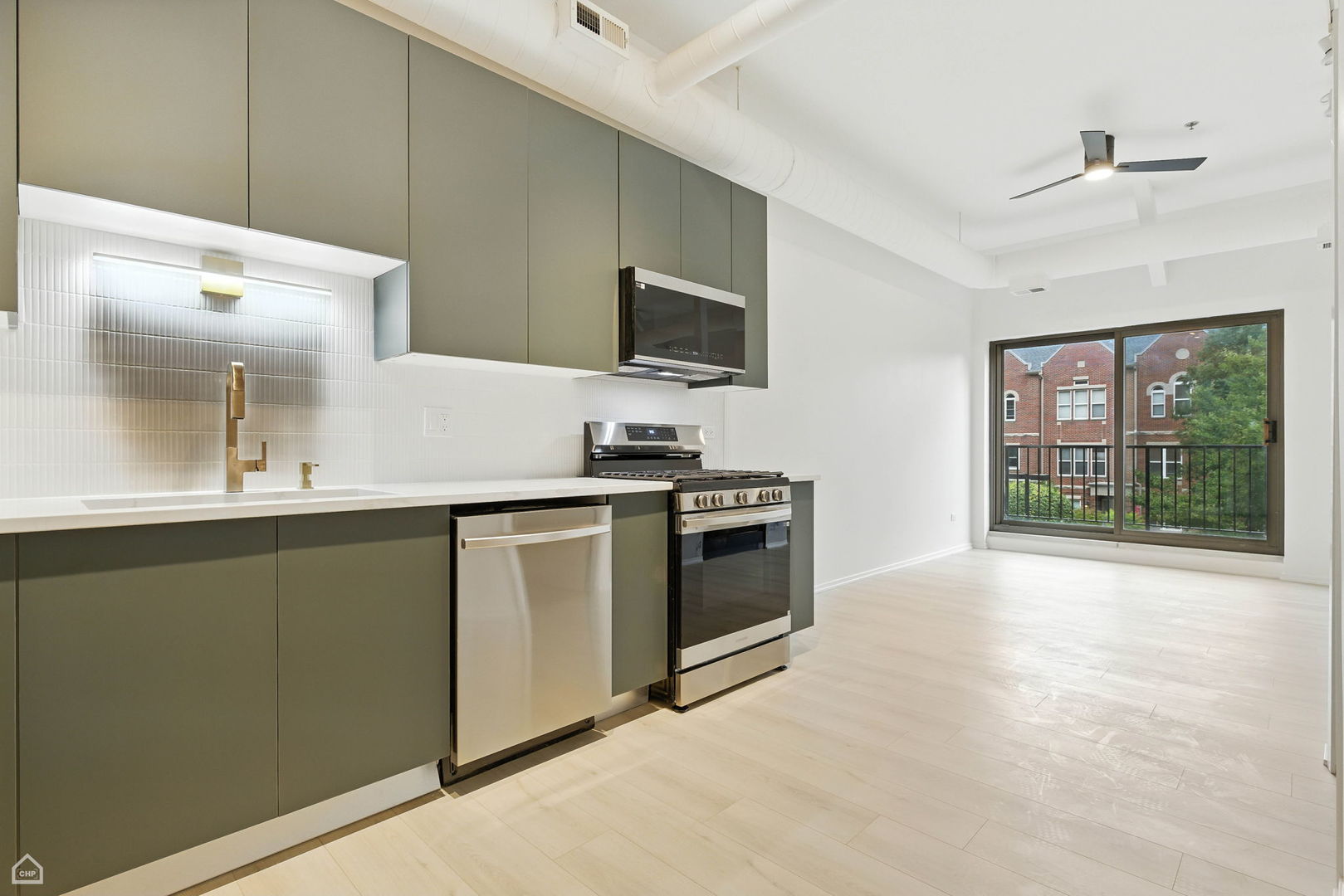 1000 E 53rd Street Unit: 208