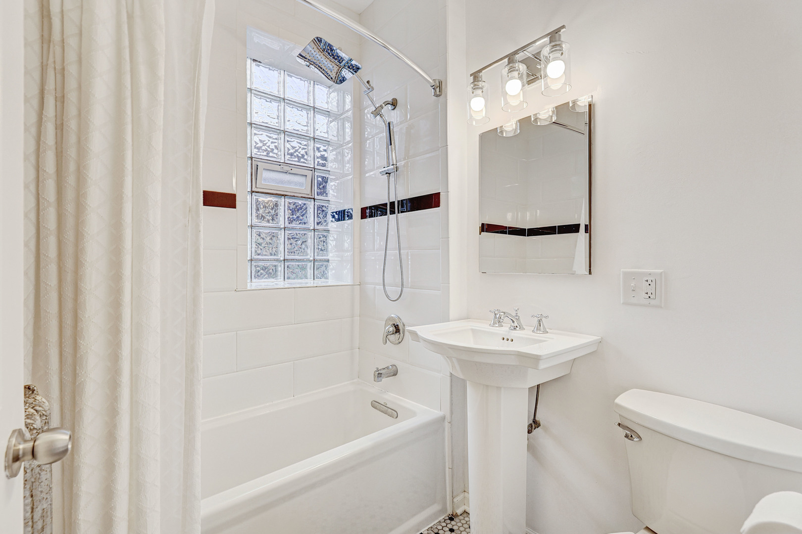 4903 N Monticello Avenue Unit: 3