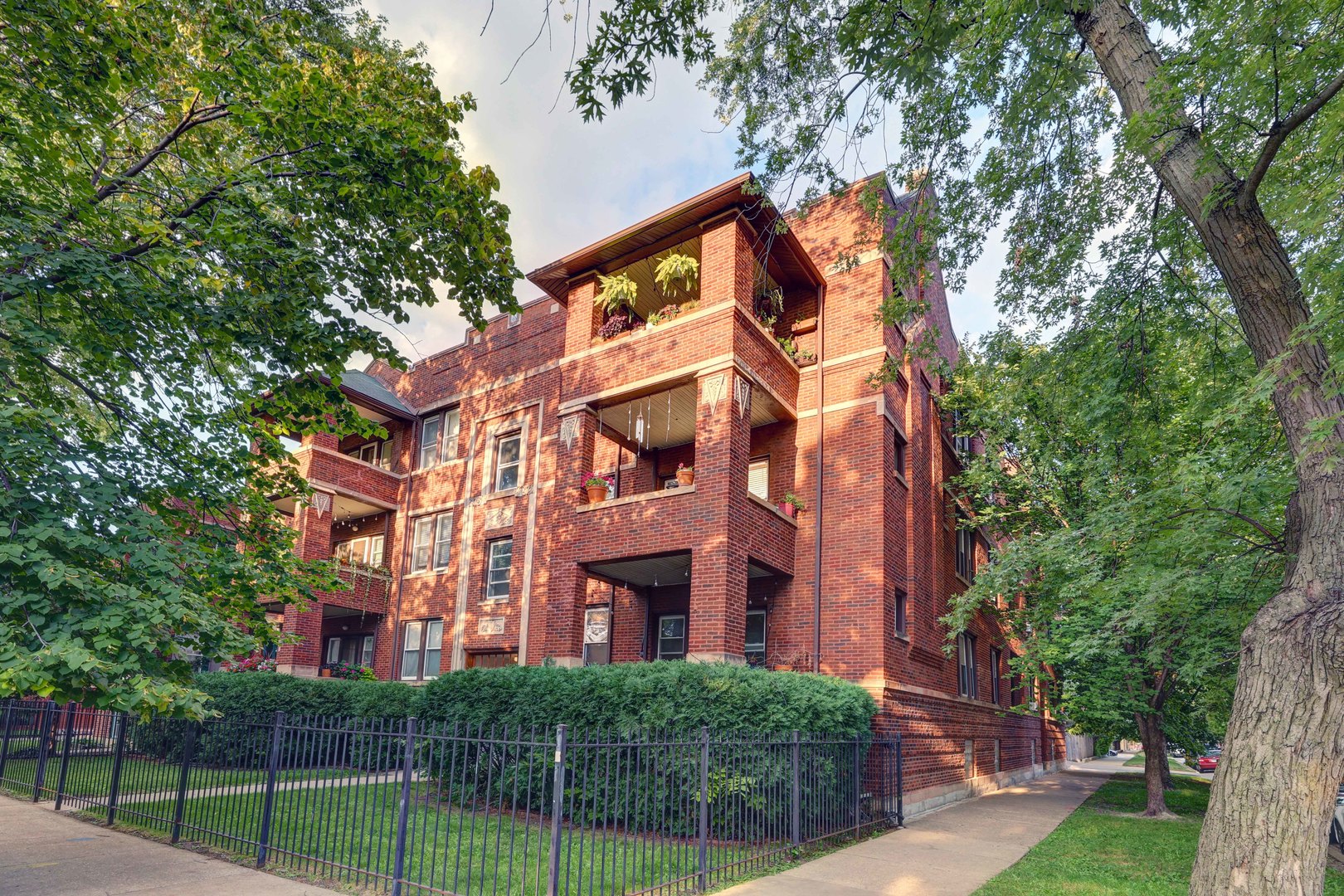 4903 N Monticello Avenue Unit: 3