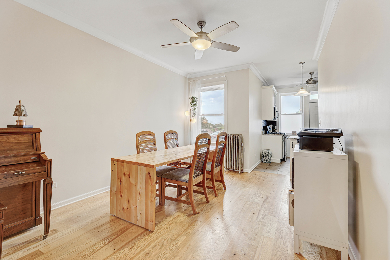 4903 N Monticello Avenue Unit: 3