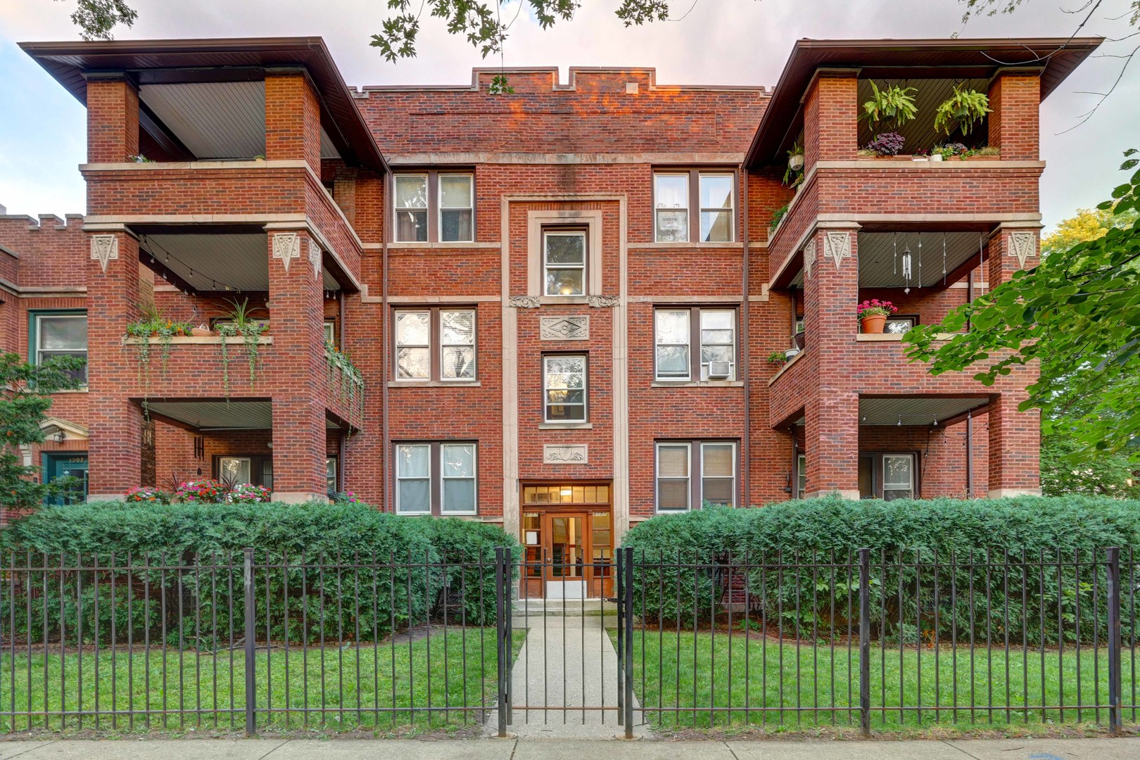4903 N Monticello Avenue Unit: 3