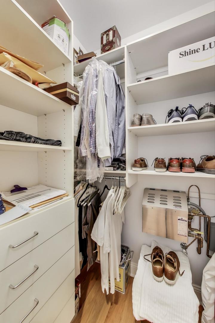 920 W Barry Avenue Unit: 1