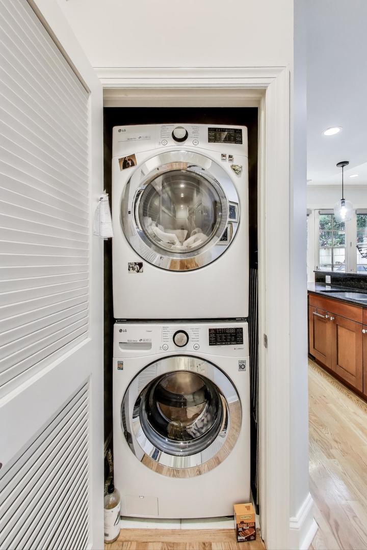 920 W Barry Avenue Unit: 1