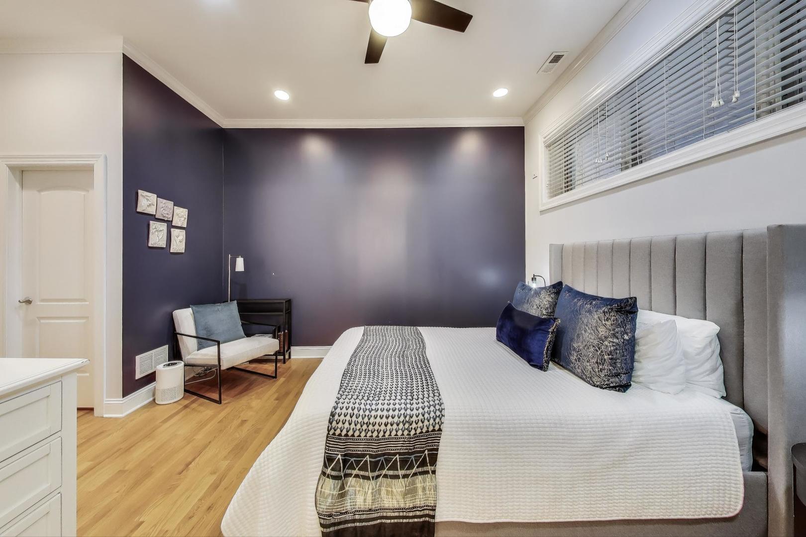 920 W Barry Avenue Unit: 1