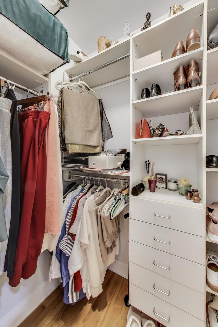 920 W Barry Avenue Unit: 1