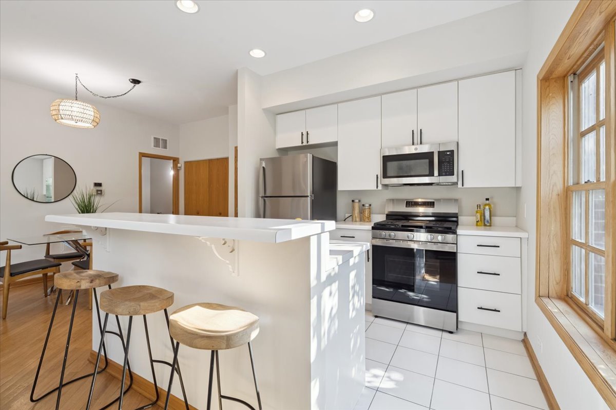 2855 N MILDRED Street Unit: 3N