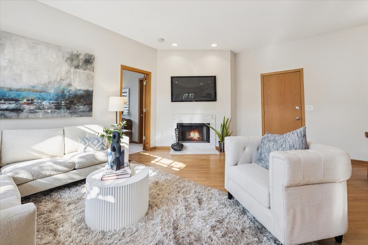 2855 N MILDRED Street Unit: 3N