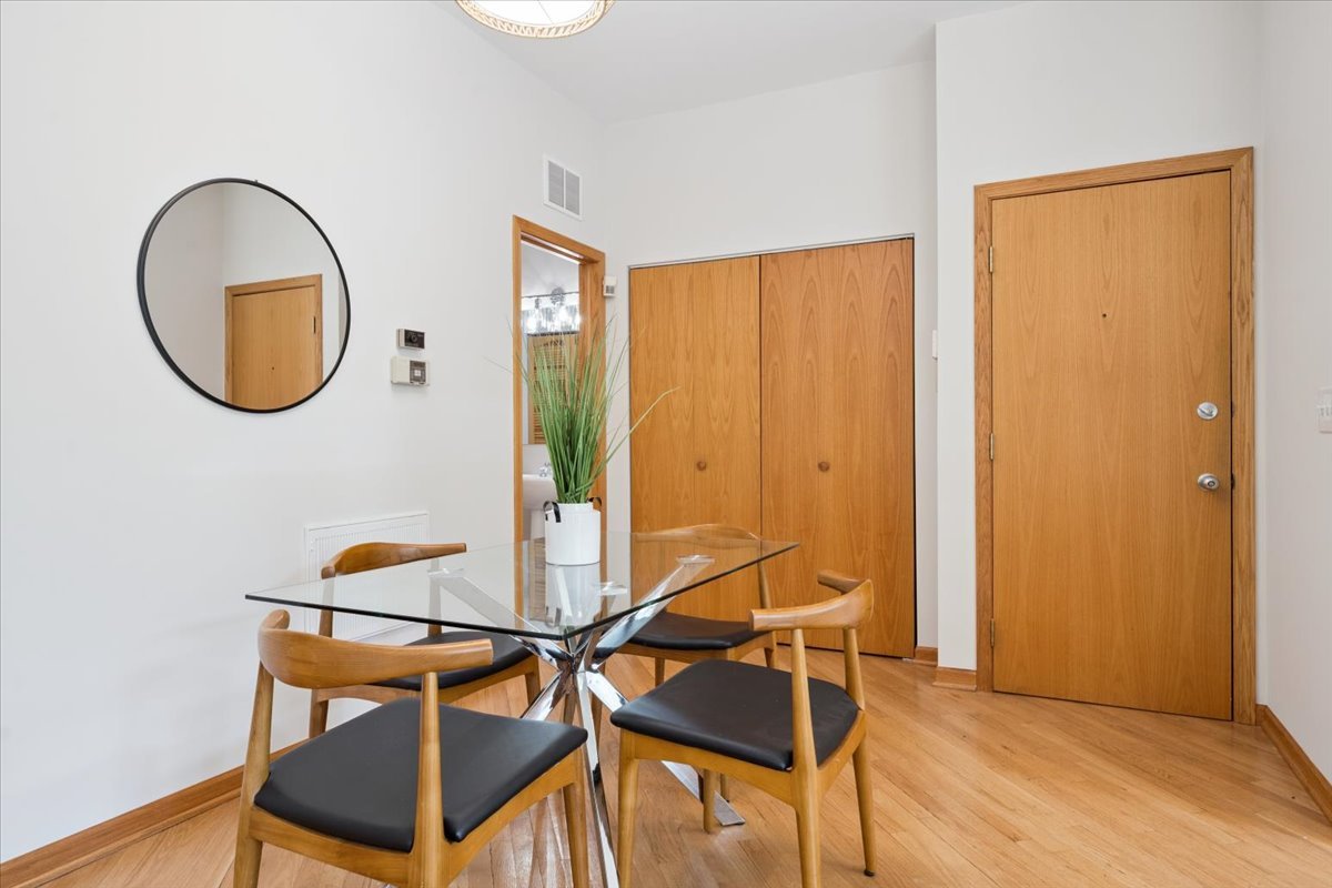 2855 N MILDRED Street Unit: 3N