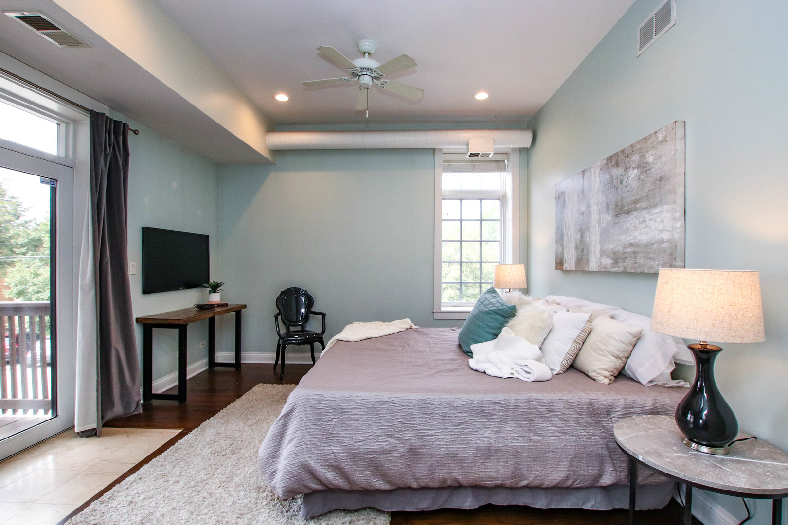 636 N Racine Avenue Unit: 2N