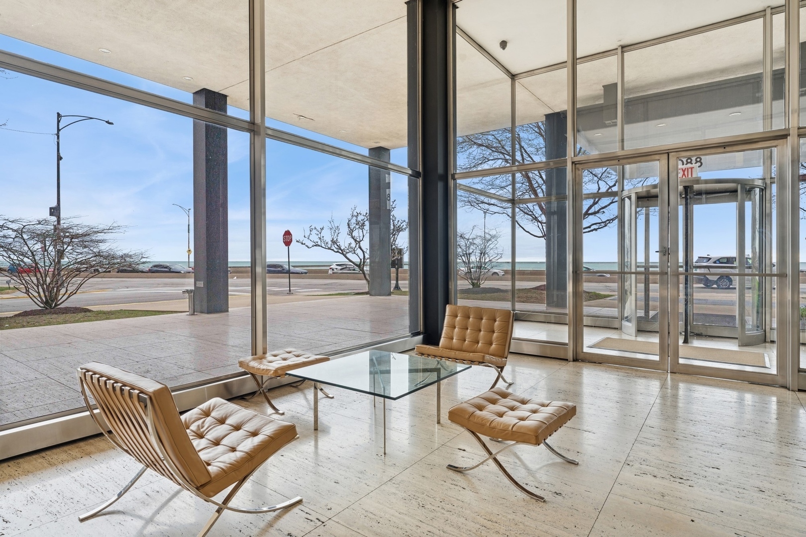 880 N Lake Shore Drive Unit: 16G