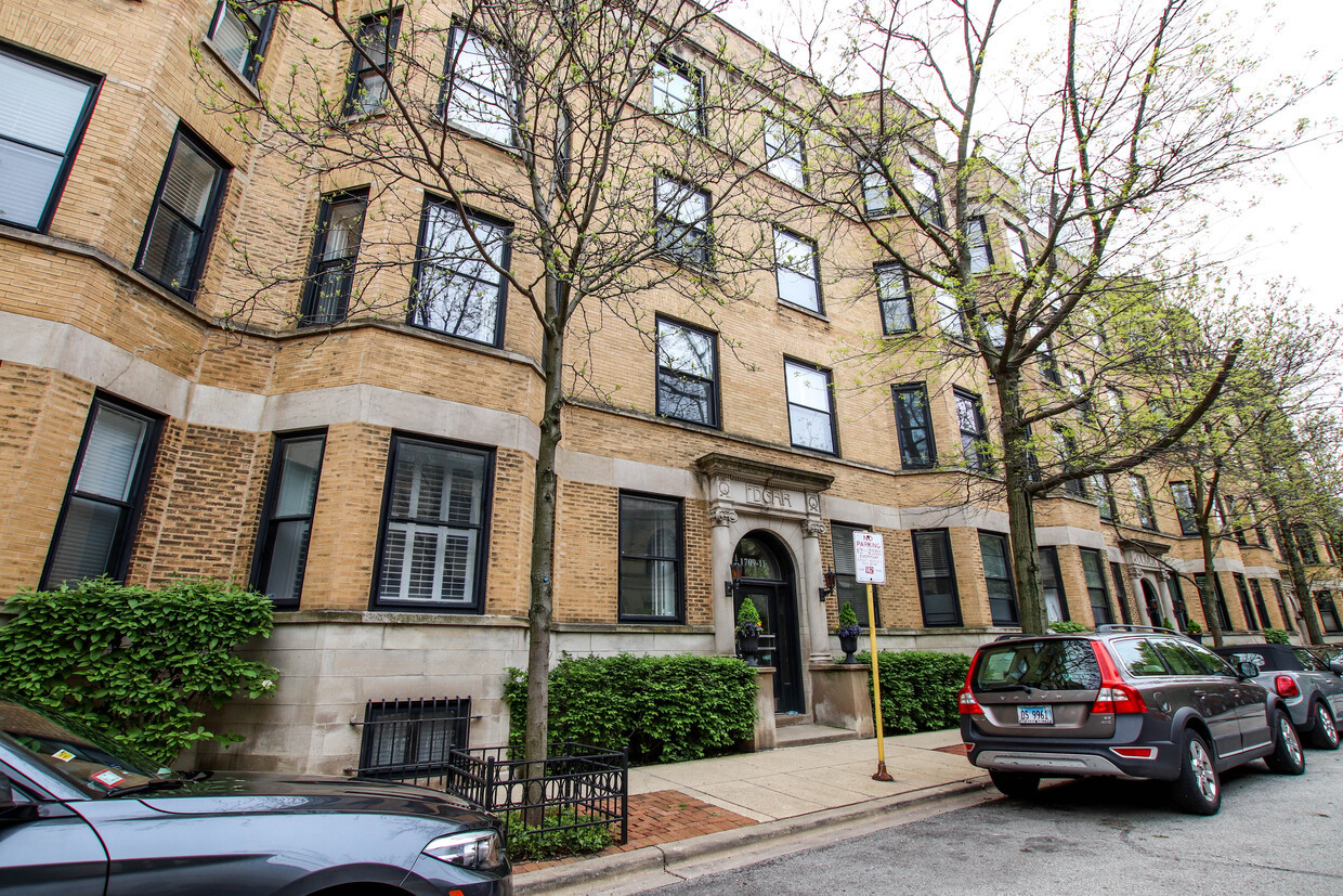 1709 N Crilly Court Unit: 2E