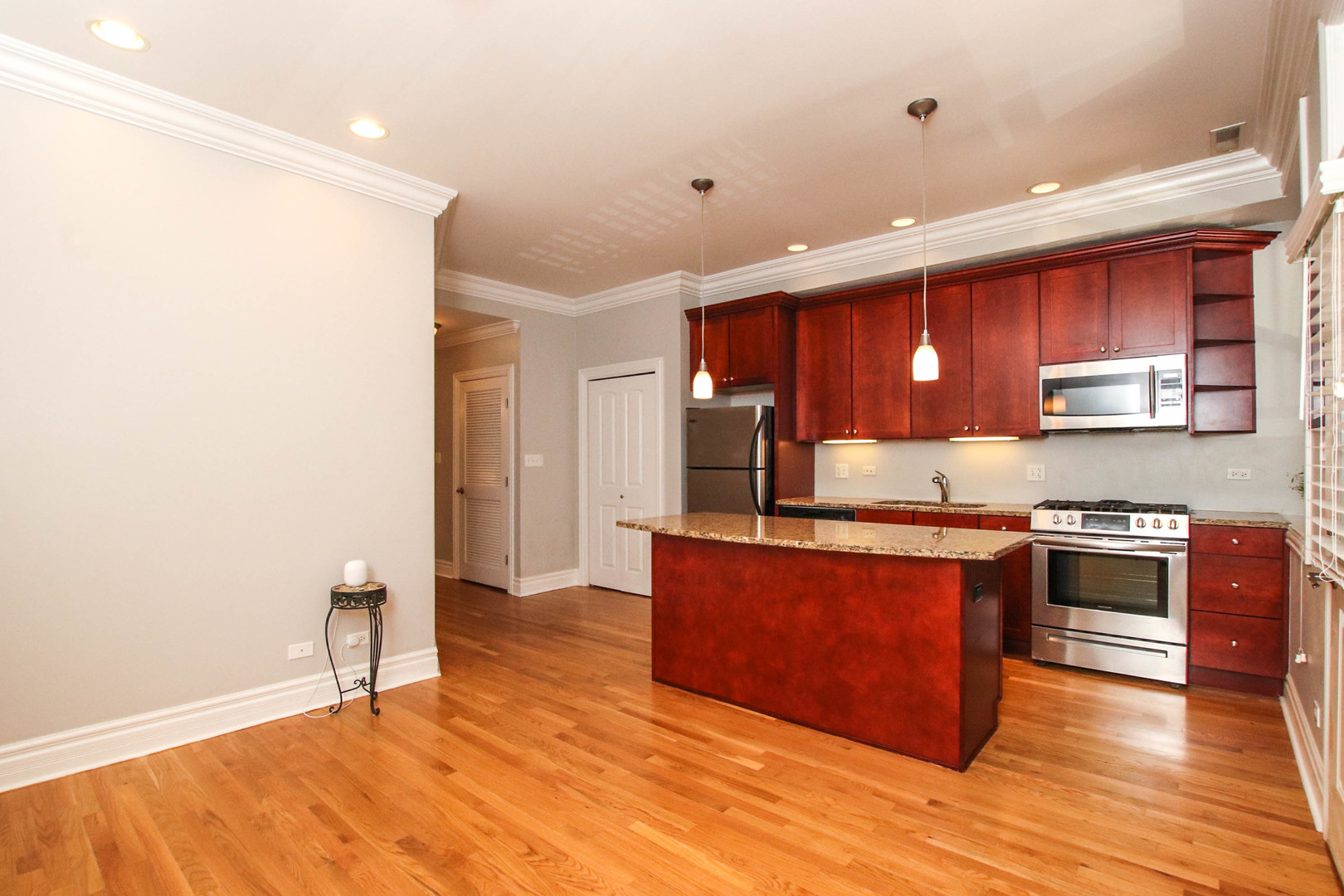 1709 N Crilly Court Unit: 2E