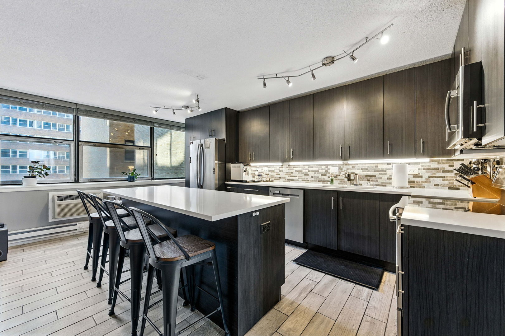 3110 N Sheridan Road Unit: 905