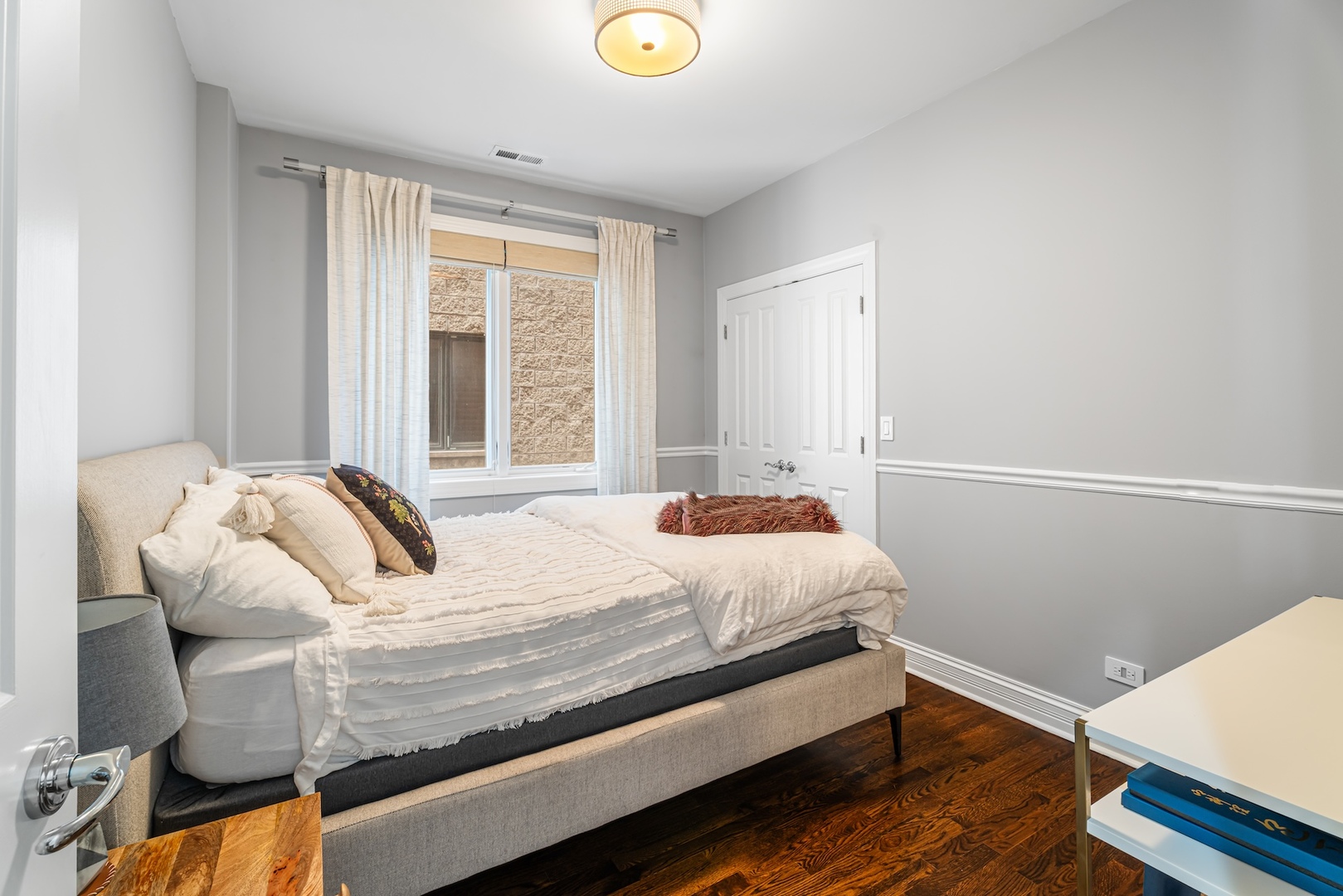 1363 N Mohawk Street Unit: 3