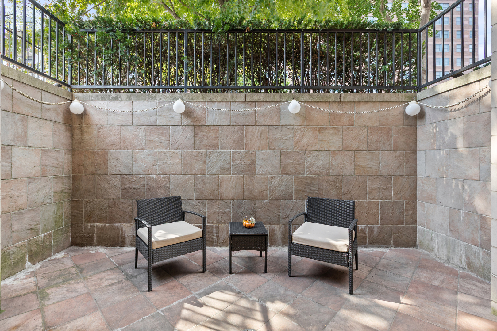 2729 N Sheffield Avenue Unit: 1S