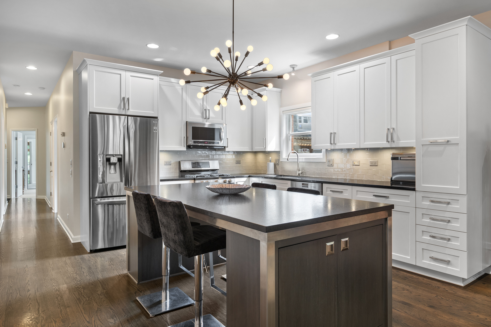 2729 N Sheffield Avenue Unit: 1S