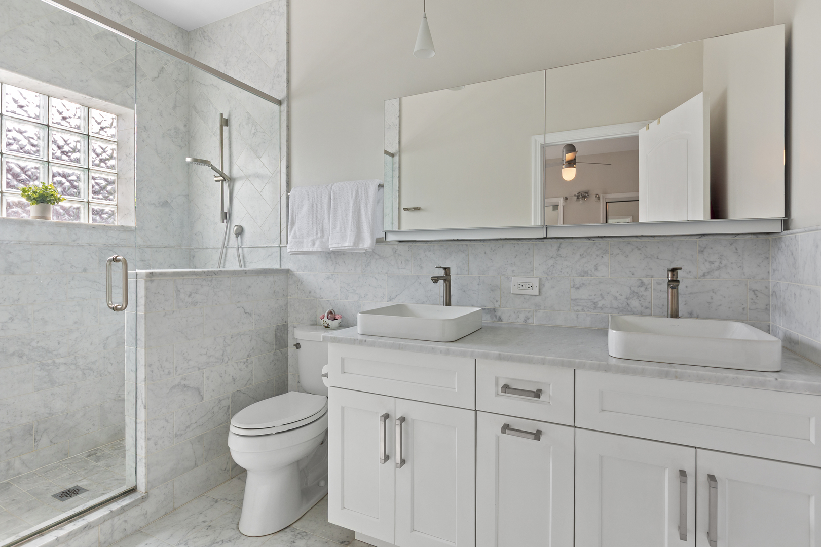 2729 N Sheffield Avenue Unit: 1S