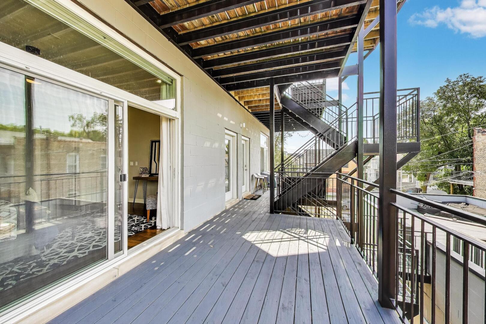 2040 N Kedzie Avenue Unit: 2N