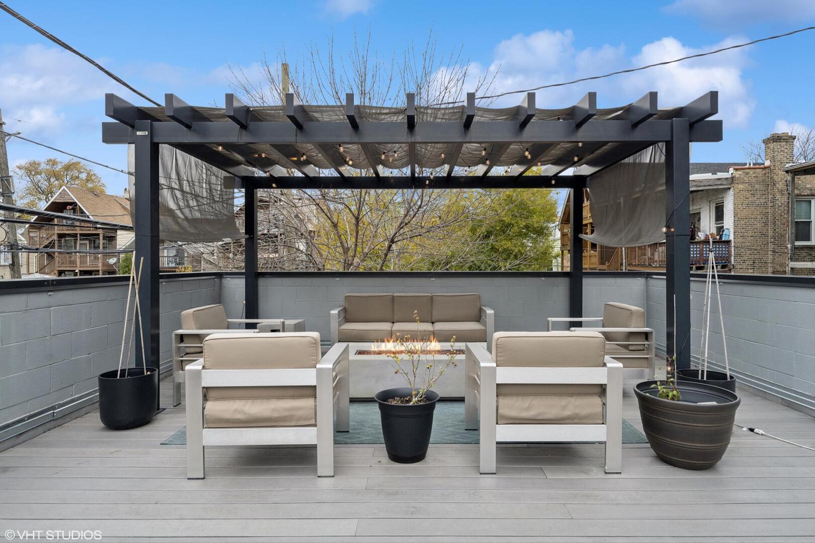 2040 N Kedzie Avenue Unit: 2N