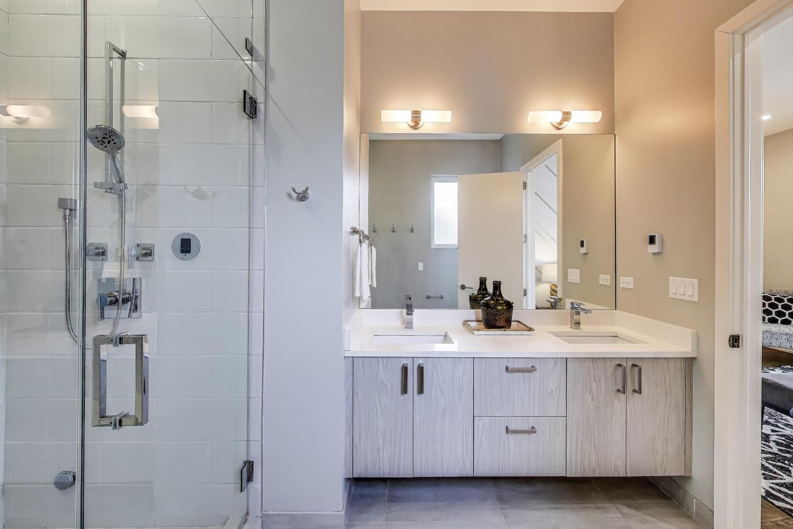 2040 N Kedzie Avenue Unit: 2N