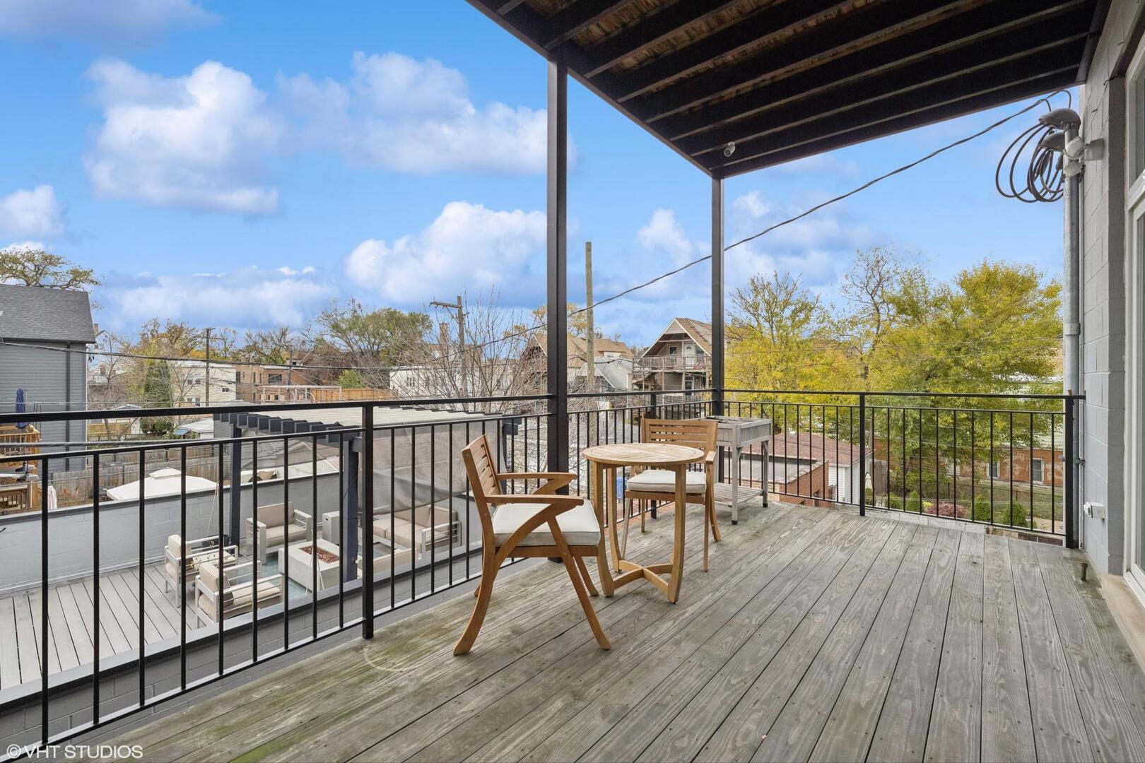 2040 N Kedzie Avenue Unit: 2N