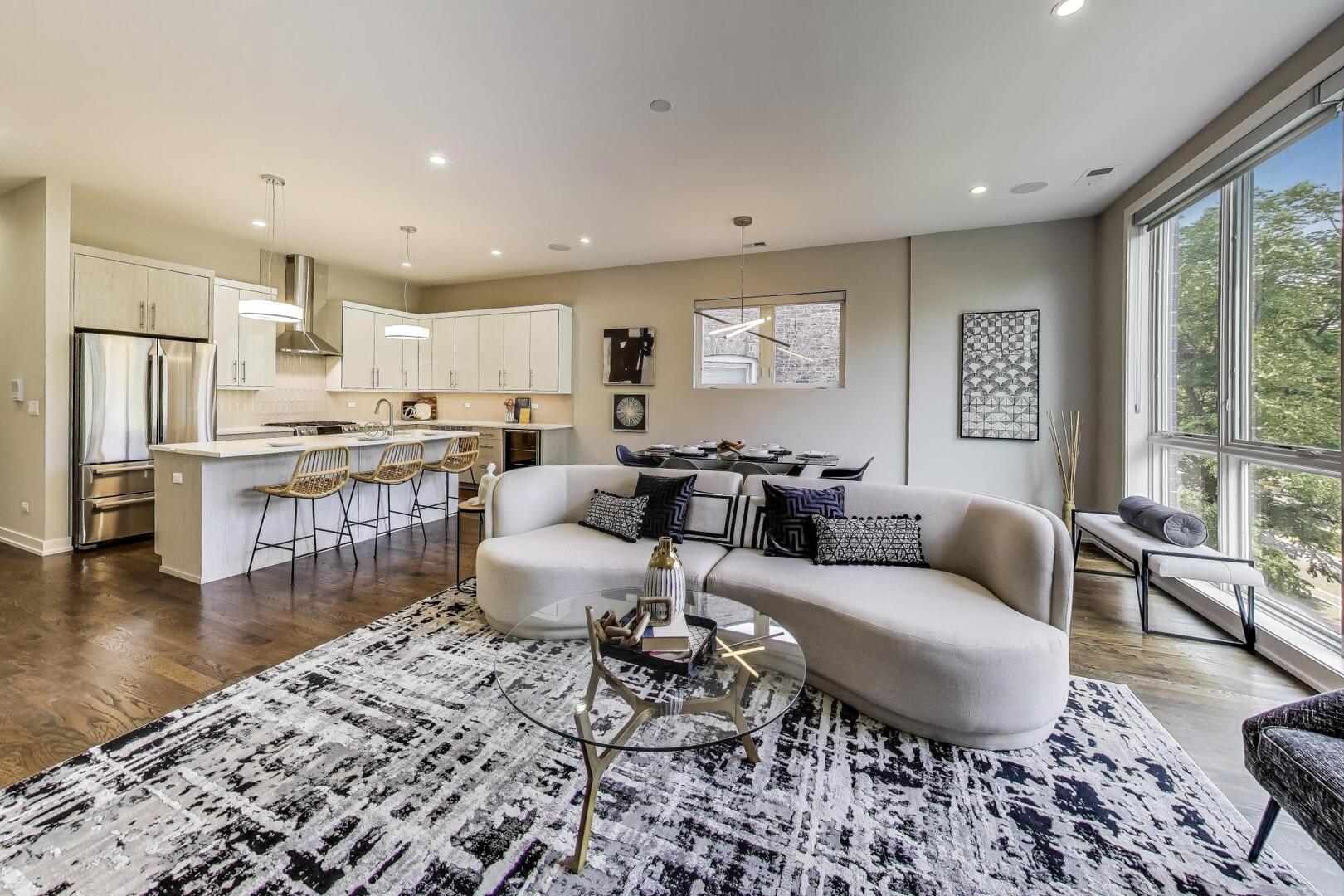 2040 N Kedzie Avenue Unit: 2N