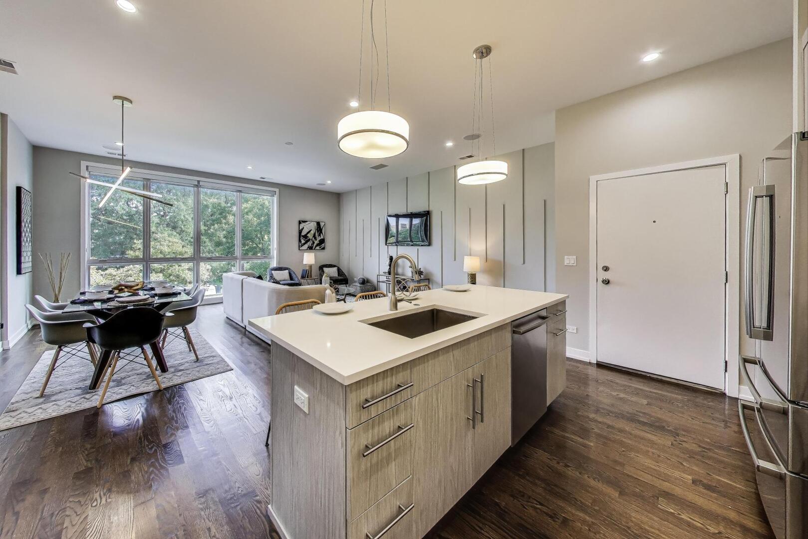 2040 N Kedzie Avenue Unit: 2N