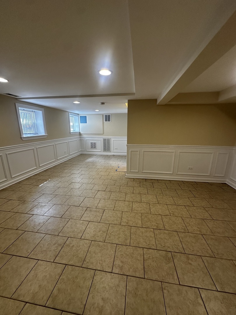 4825 N Karlov Avenue Unit: G