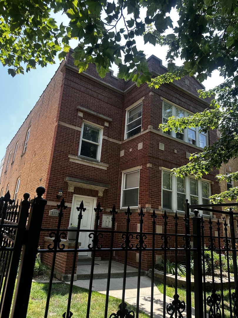4825 N Karlov Avenue Unit: G