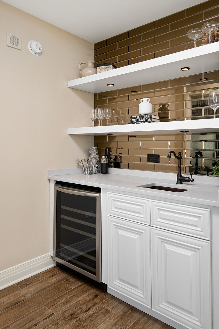 600 N Lake Shore Drive Unit: 3605