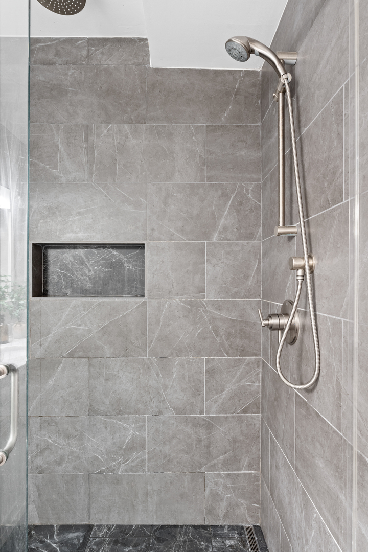 1312 N LEAVITT Street Unit: 1