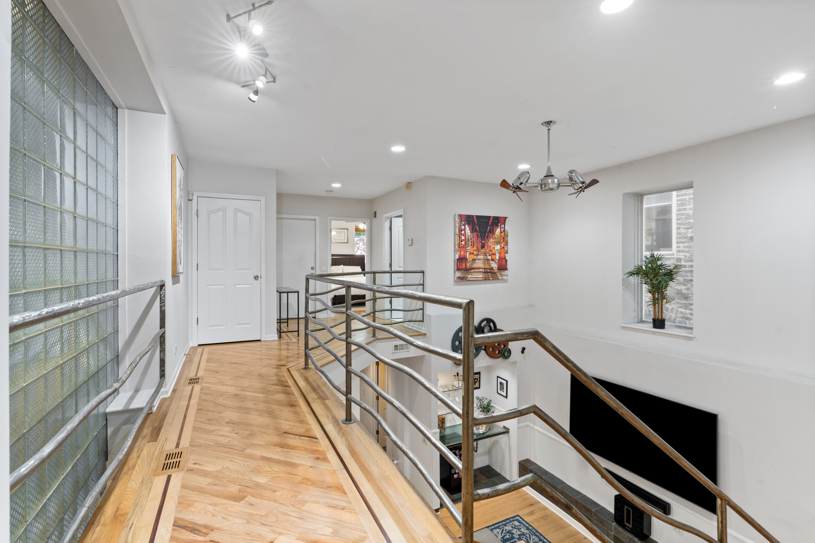 1312 N LEAVITT Street Unit: 1