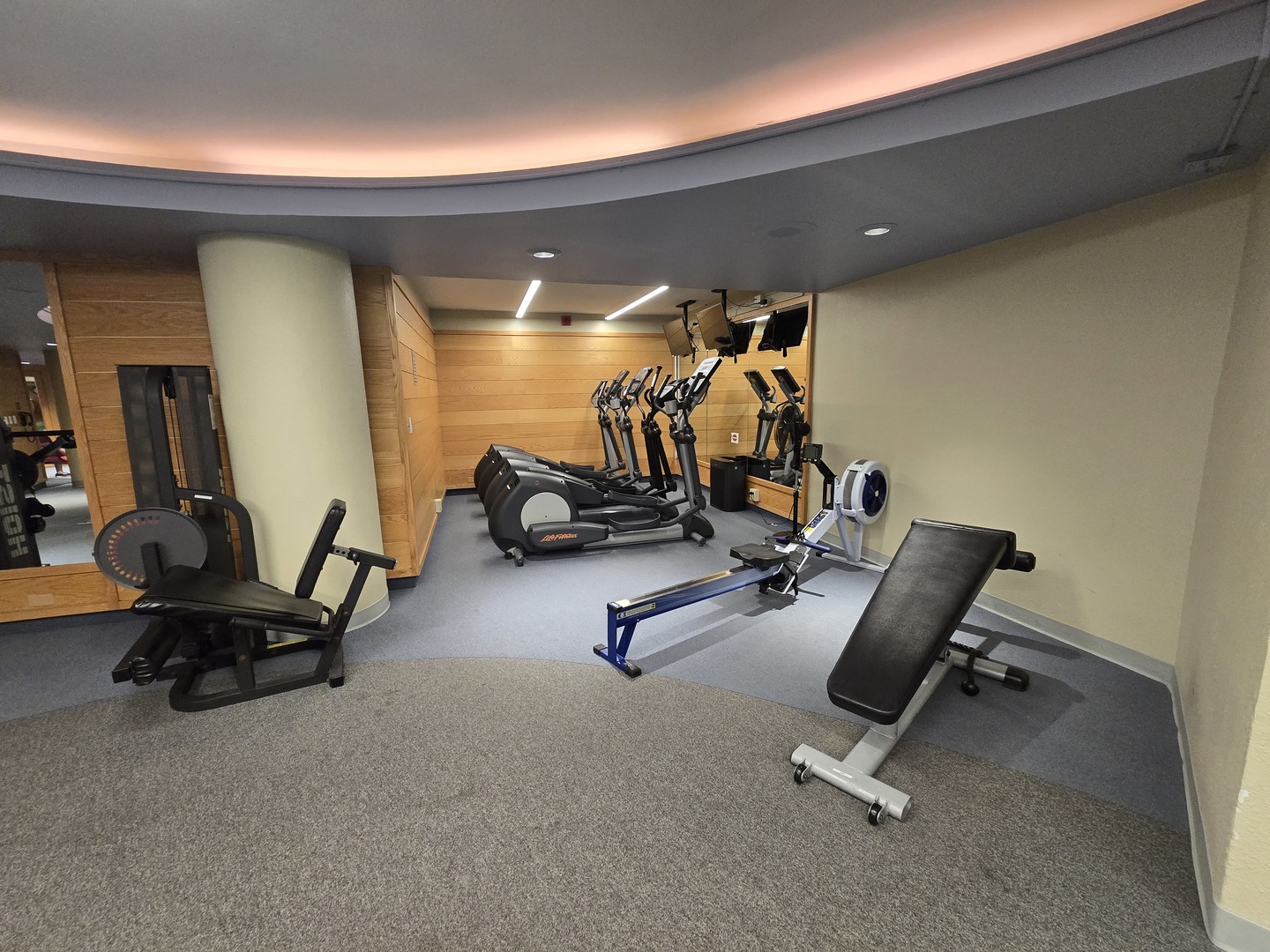 155 N HARBOR Drive Unit: 1508