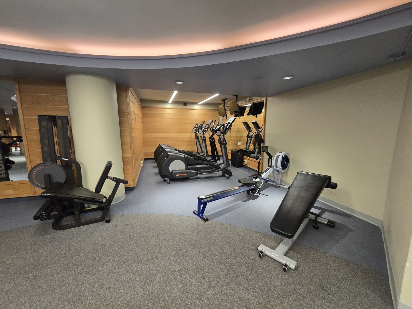 155 N HARBOR Drive Unit: 1508