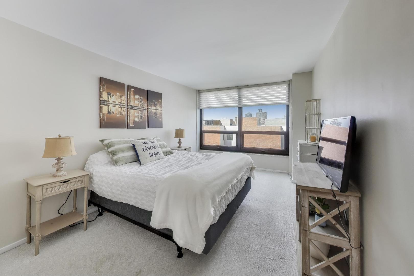 2020 N LINCOLN PARK WEST Unit: 7A