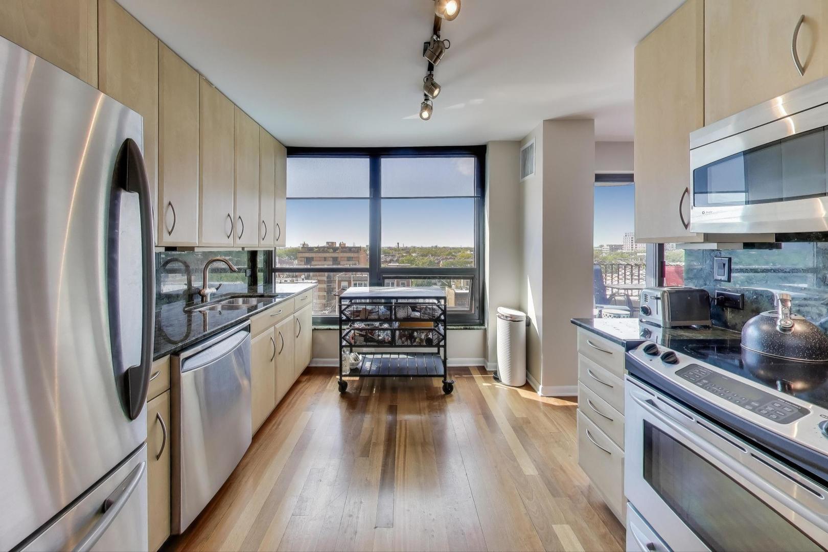 2020 N LINCOLN PARK WEST Unit: 7A