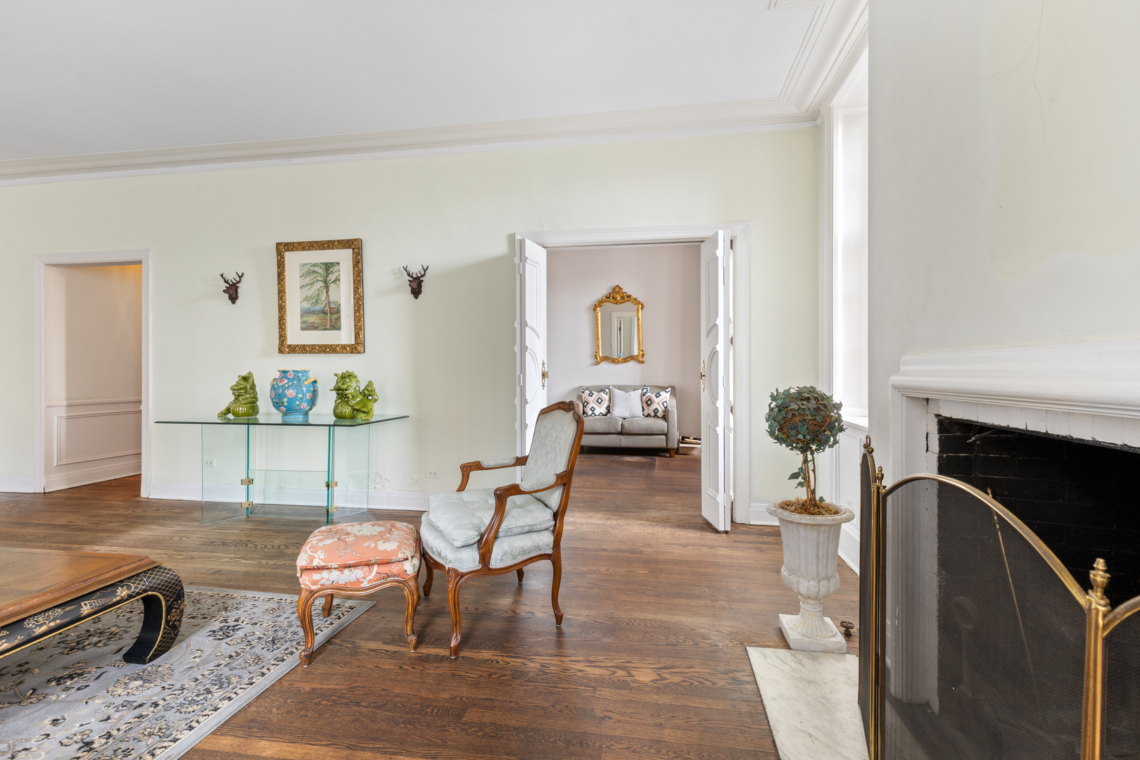 70 E Scott Street Unit: 205