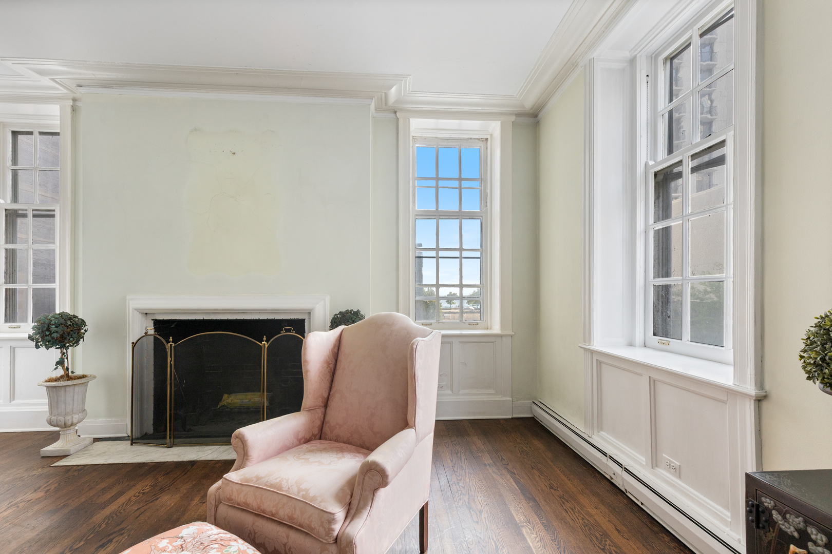 70 E Scott Street Unit: 205