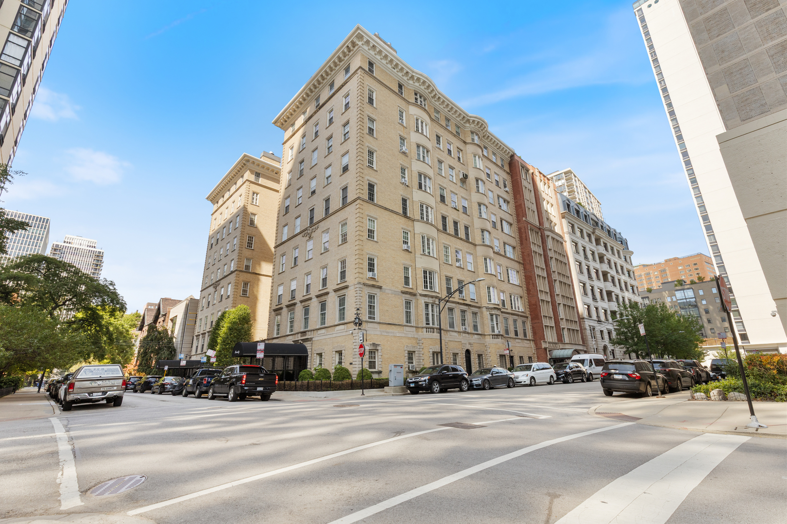 70 E Scott Street Unit: 205