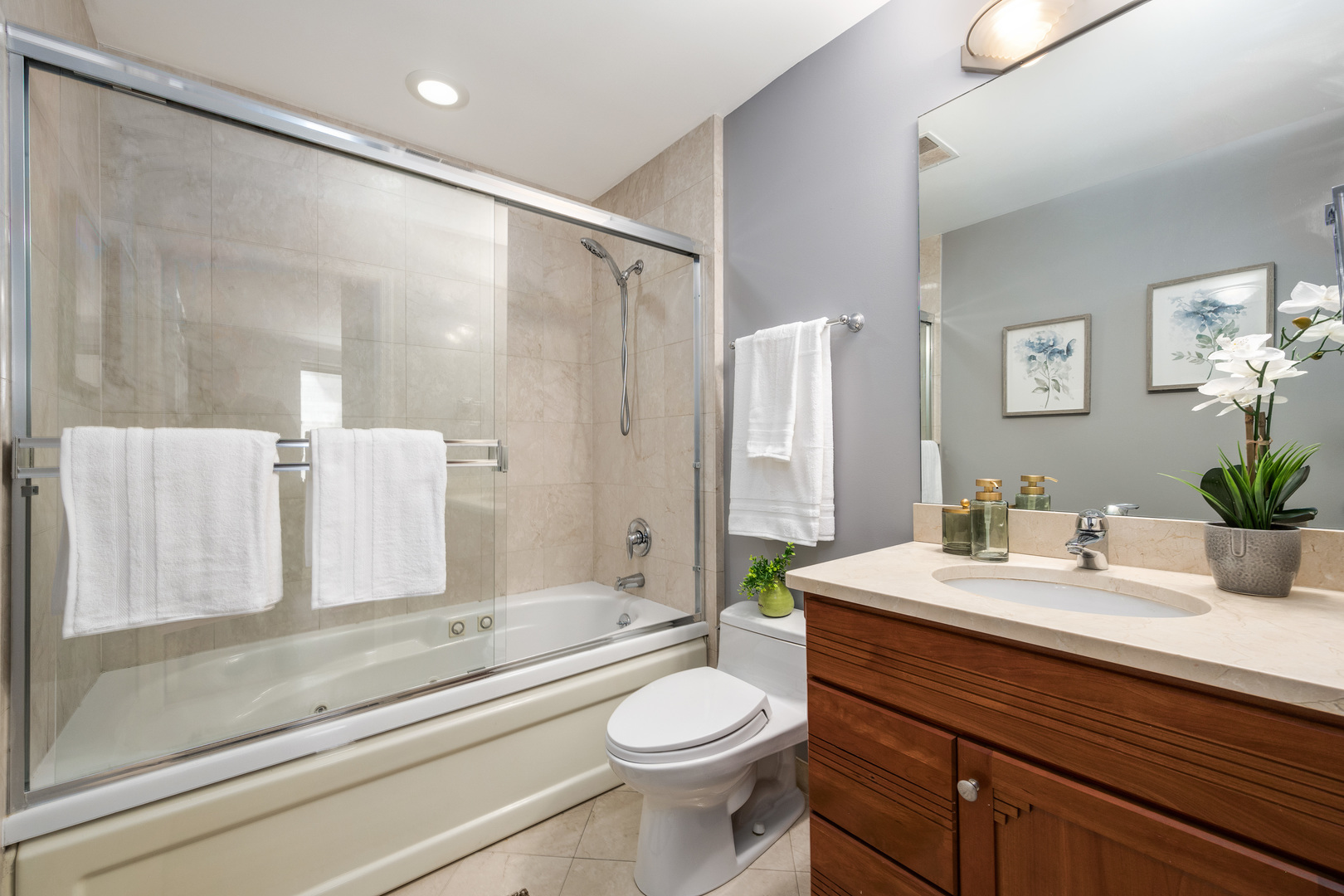 520 N Halsted Street Unit: 507