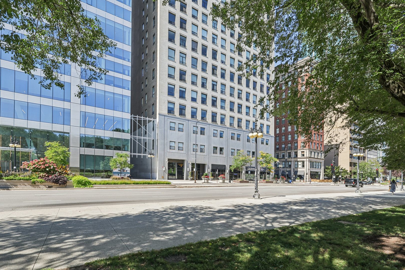910 S Michigan Avenue Unit: 1805
