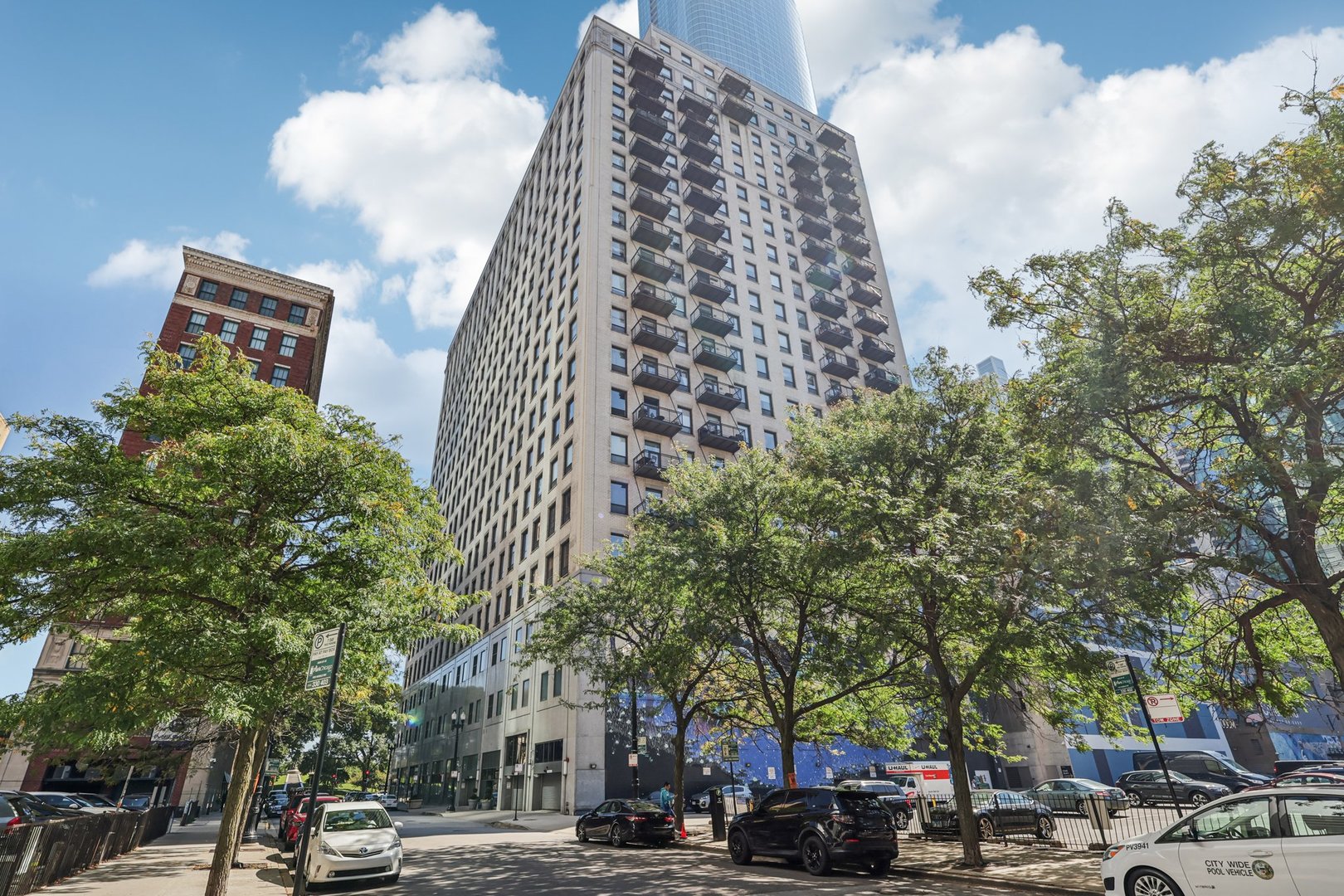 910 S Michigan Avenue Unit: 1805